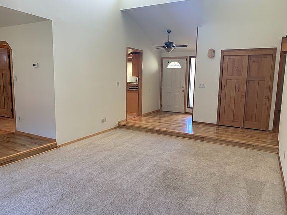 4th image of 441 NE Hillwood Dr