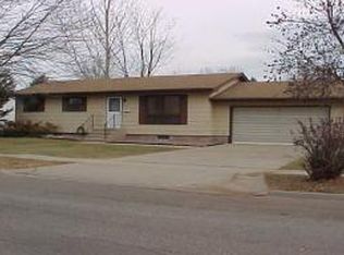 1401 SE Mel Ros Dr, Aberdeen, SD 57401