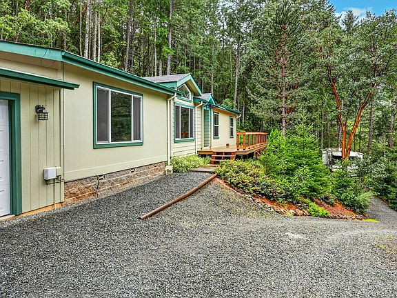 3rd image of 5445 Thompson Creek Rd