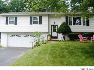 213 Juneway Dr, Chittenango, NY 13037
