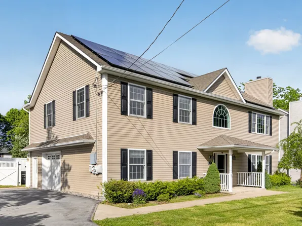 19 Hilltop Pl, Monroe, NY 10950