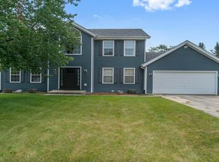 916 Brandy Bend Rd, Roscoe, IL 61073