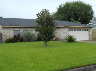 9801 Robin St, La Porte, TX 77571