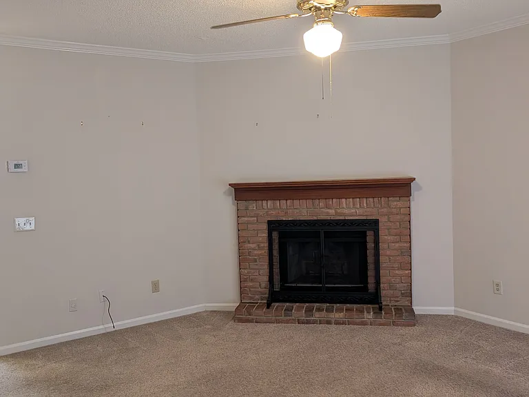 106 Bethany Ln — Photo 3