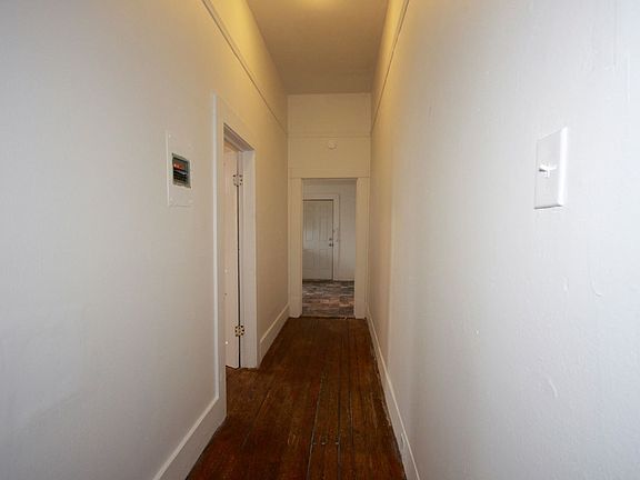 4th image of 416 E Locust St APT 2