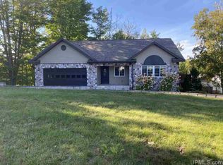 427 Radisson Dr, Marquette, MI 49855