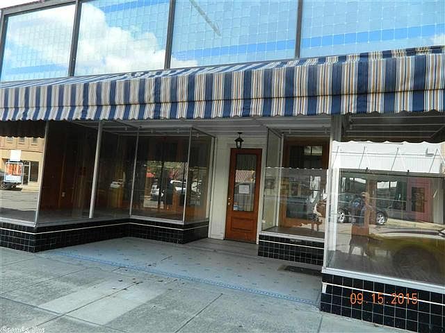 1st image of 629 Main St