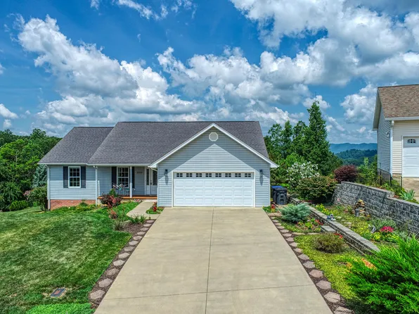 2310 Serenity Ct, Kingsport, TN 37665