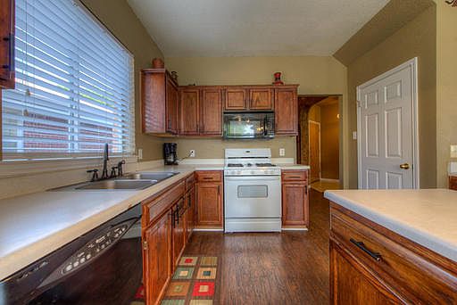 1st image of 3007 Pioneer Way
