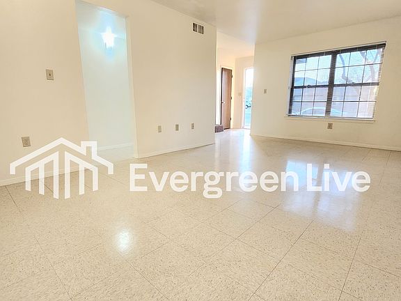 4th image of 213 Raven Dr
