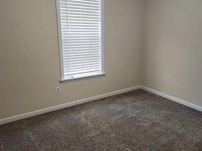 107 Pollard Dr — Photo 9