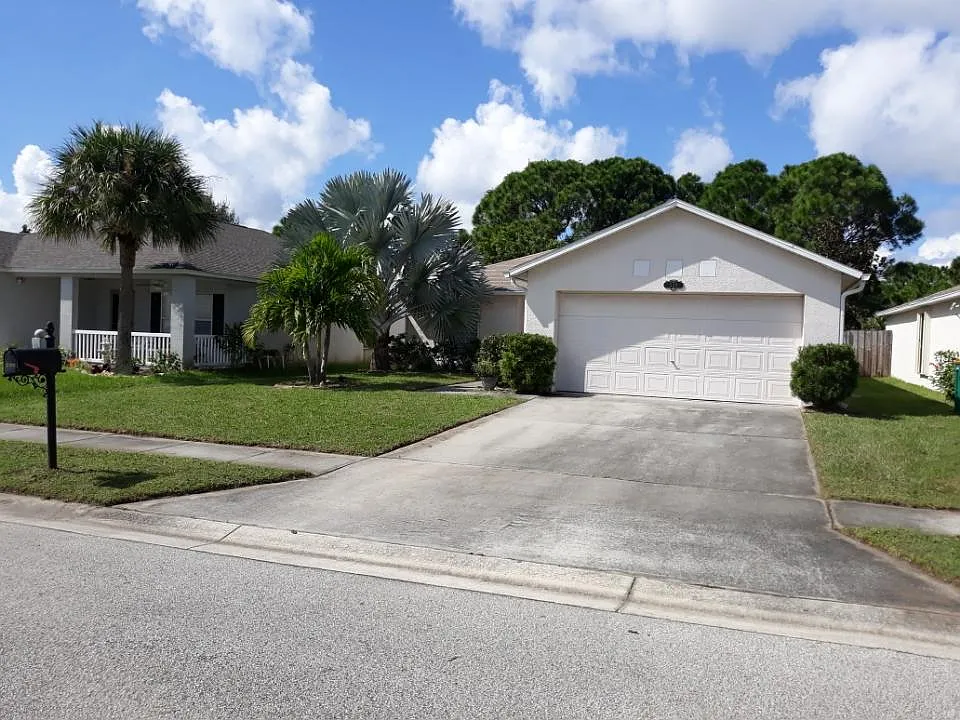 520 Benton Dr