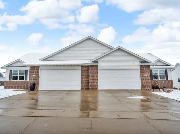 605 Lincoln Dr, Center Point, IA 52213