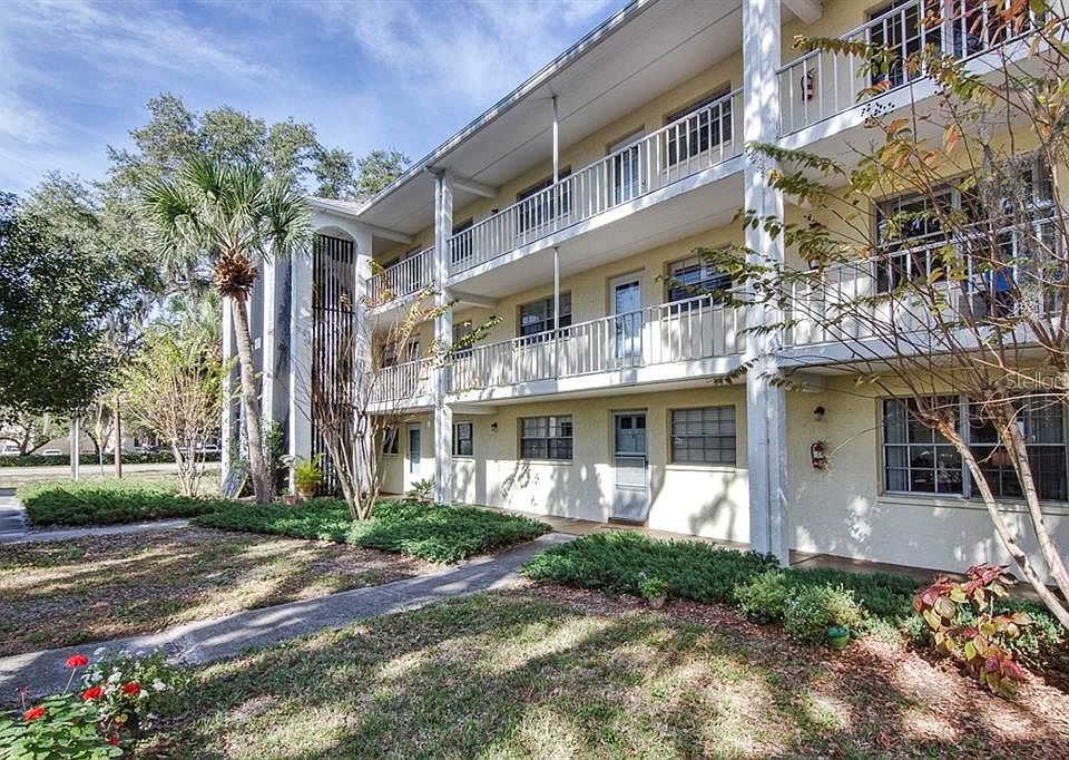 1st image of 1020 De Leon Dr #202
