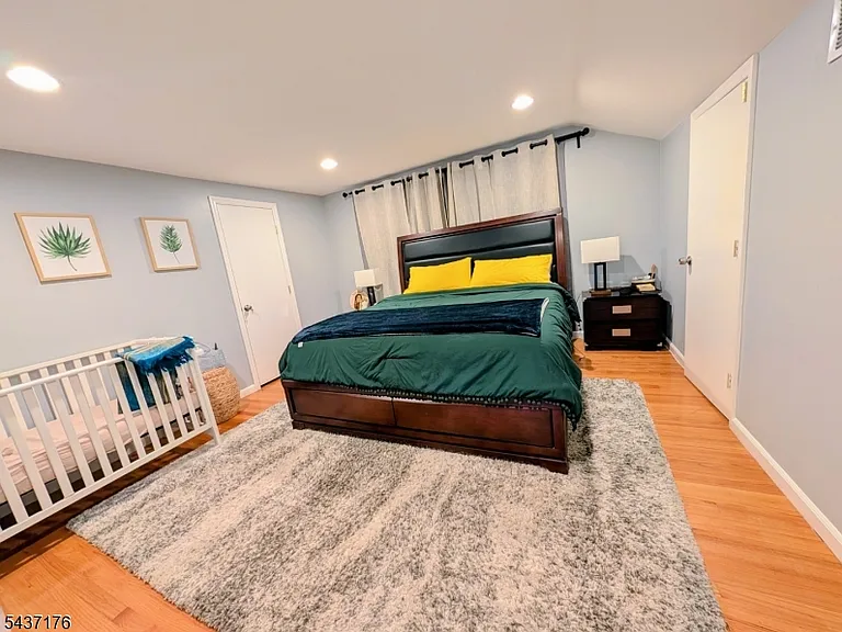 2518 Hawthorne Ave — Photo 11