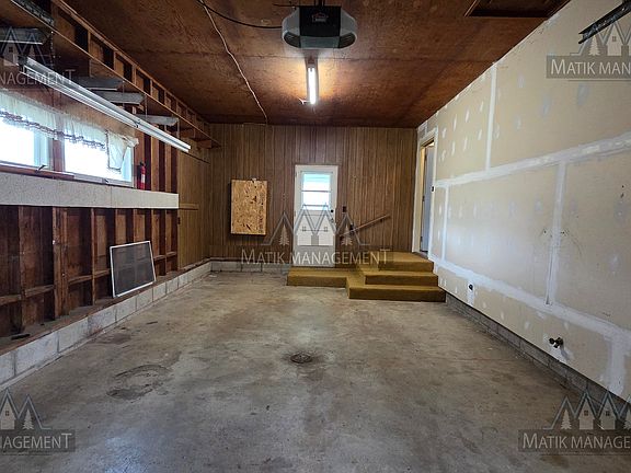 4th image of 208 3rd St SW