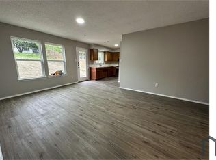 7102 Townsborough Dr, Austin, TX 78724