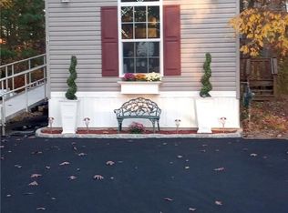15 Hide Away St, Coventry, RI 02816