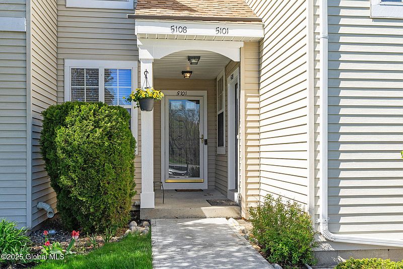3rd image of 5101 Forest Pointe Drive