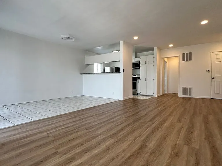 1951 Frank St #14 — Photo 12