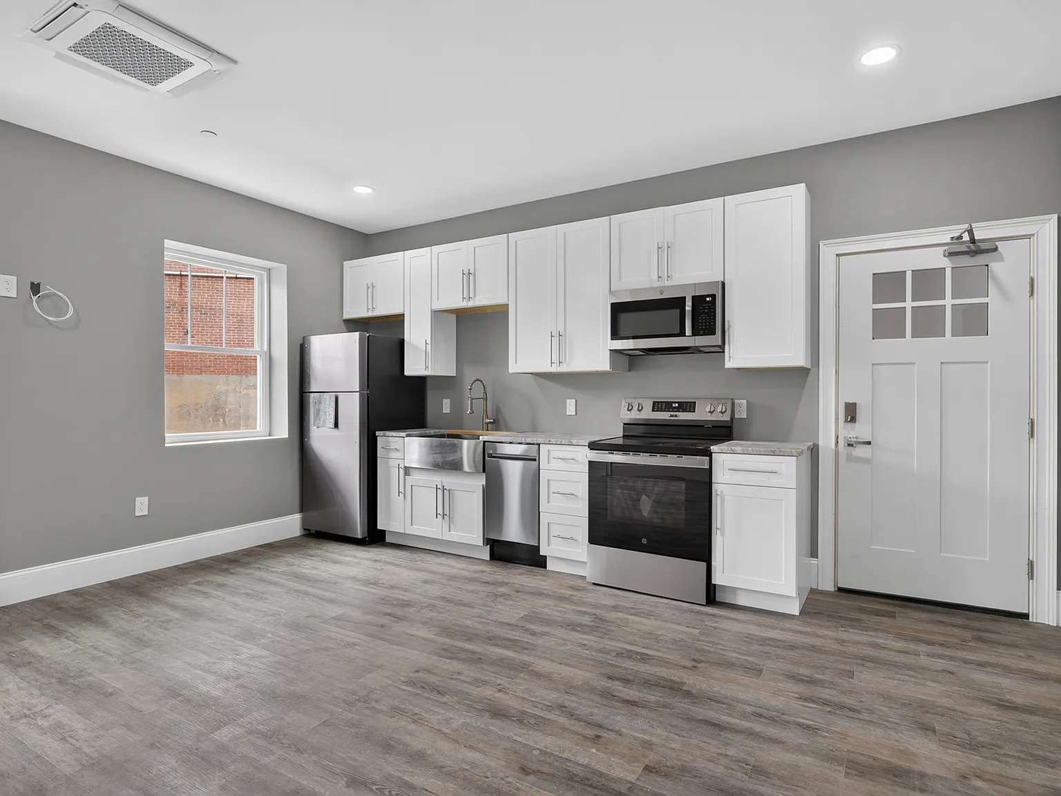 2 bed, $2,095 — Photo 3