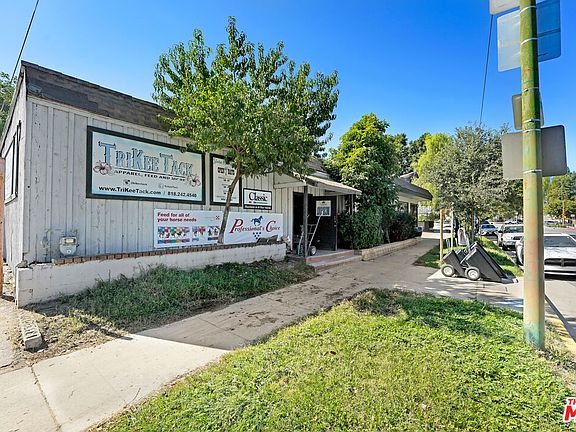 2nd image of 1840 Riverside Dr