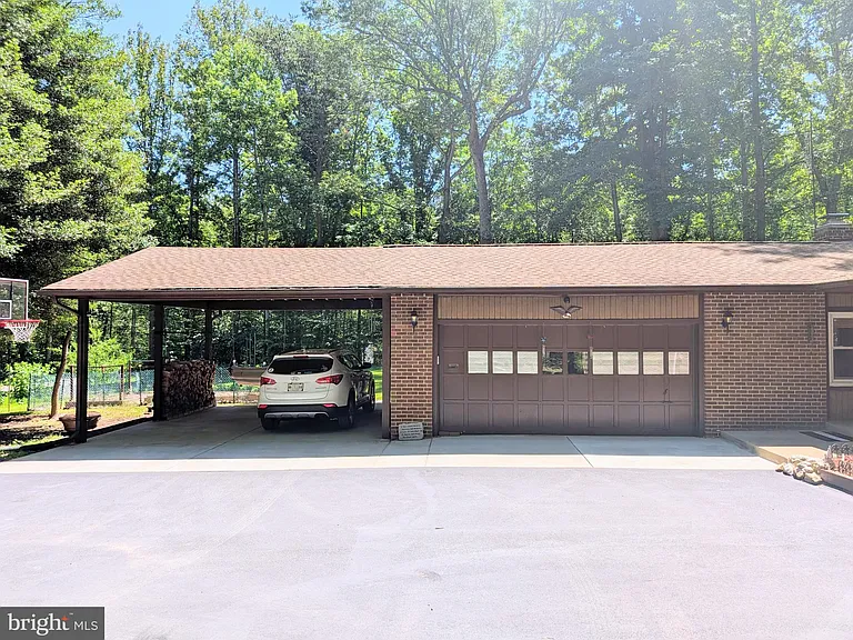 6997 Gilbeth Rd — Photo 7