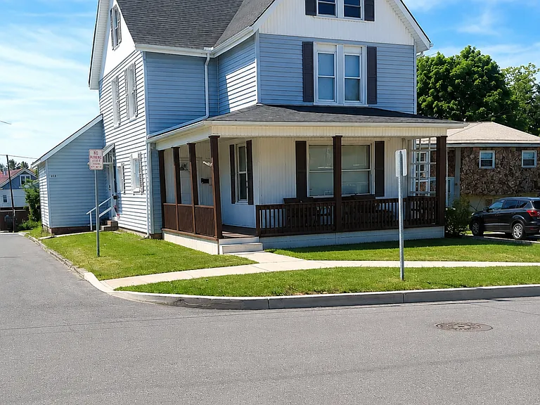 402 W Sample St — Photo 20