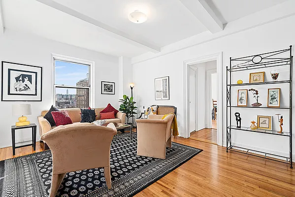 Sold by Compass | media 10