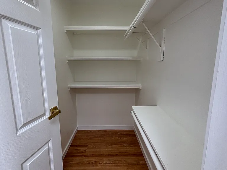 Walk in pantry