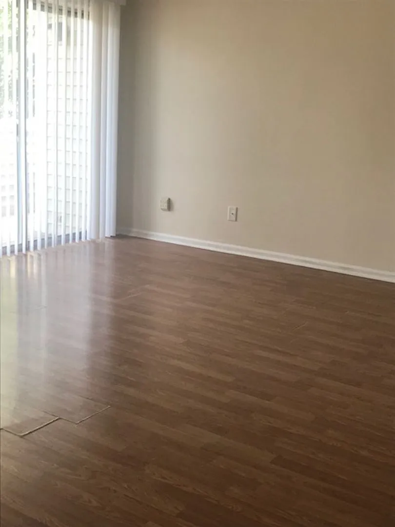 Prime University Area Location-2 Bedroom 2 Bathroom Condo! — Photo 3