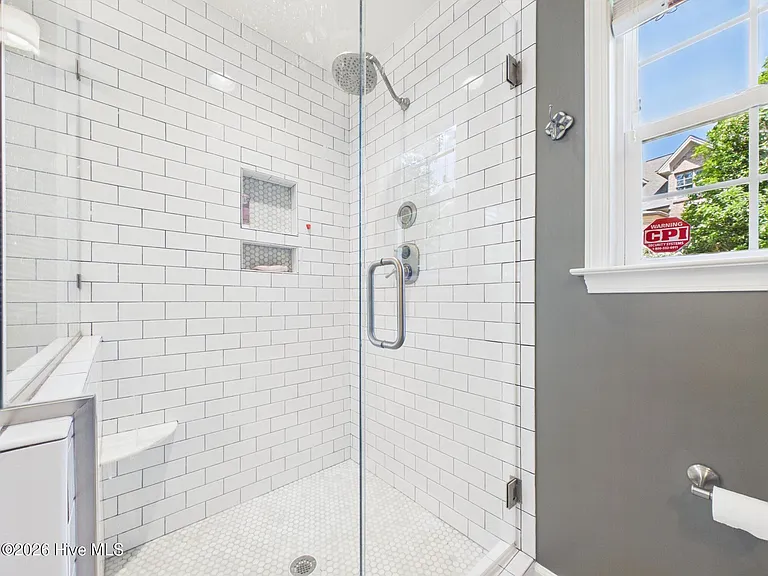2912 Oberlin Rd — Photo 36