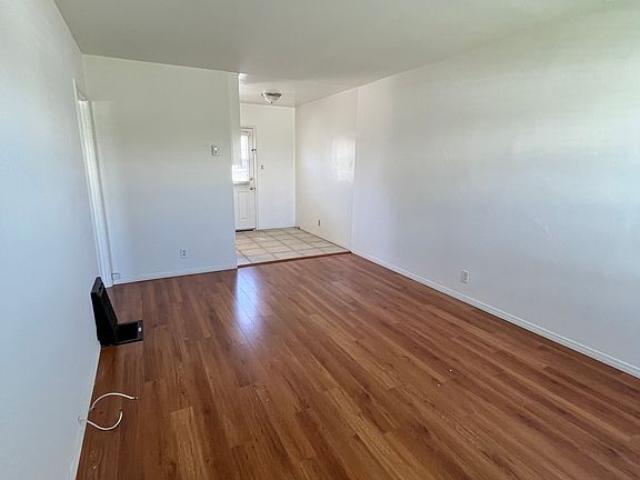 3rd image of 2562 N Brighton St