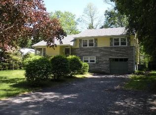 23 Stephanie Ln, Poughkeepsie, NY 12603