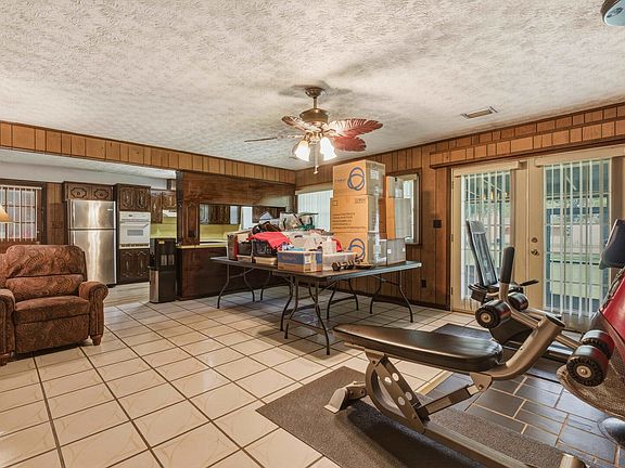 5th image of 4319 Oakmont St