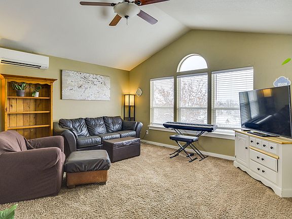 3rd image of 1440 Majestic Rock Dr