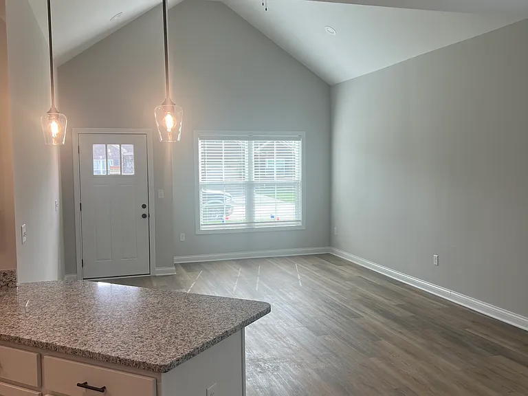 6461 Fortuna Ave — Photo 9