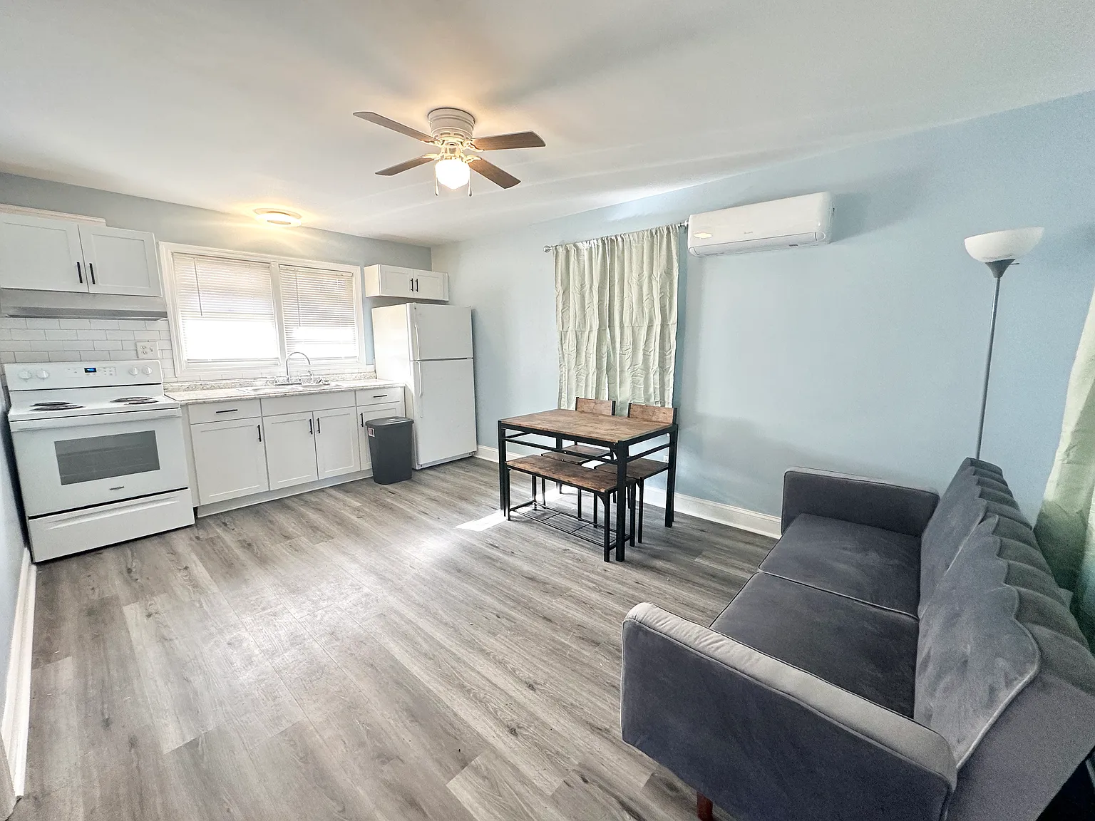1 bed, 581 sqft, $1,300 — Photo 3