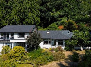 806 Hummingbird Ln, Bowen Island, BC V0N1G1