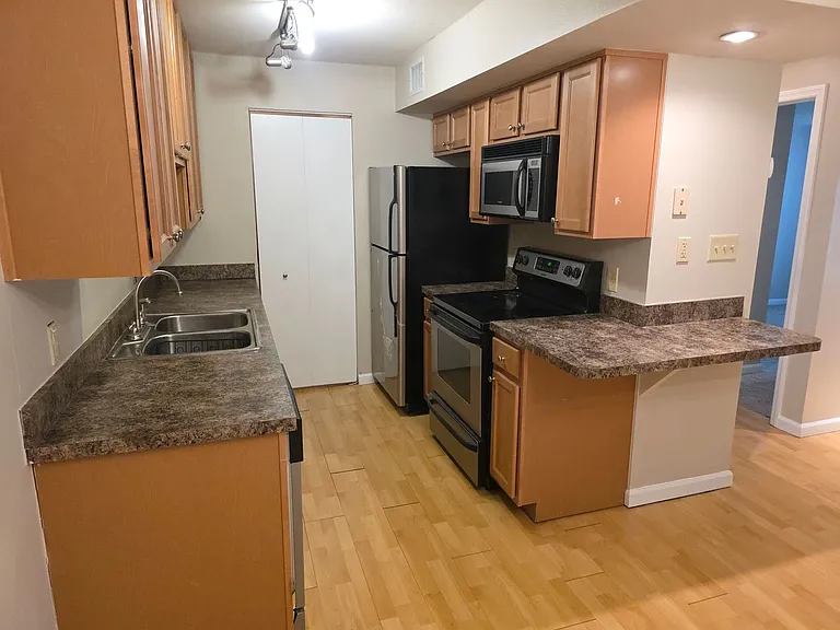 3022 Plaza Terrace Dr — Photo 4