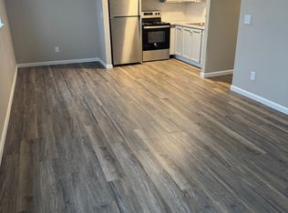 5 Village West Ct APT 101, Washington, MO 63090
