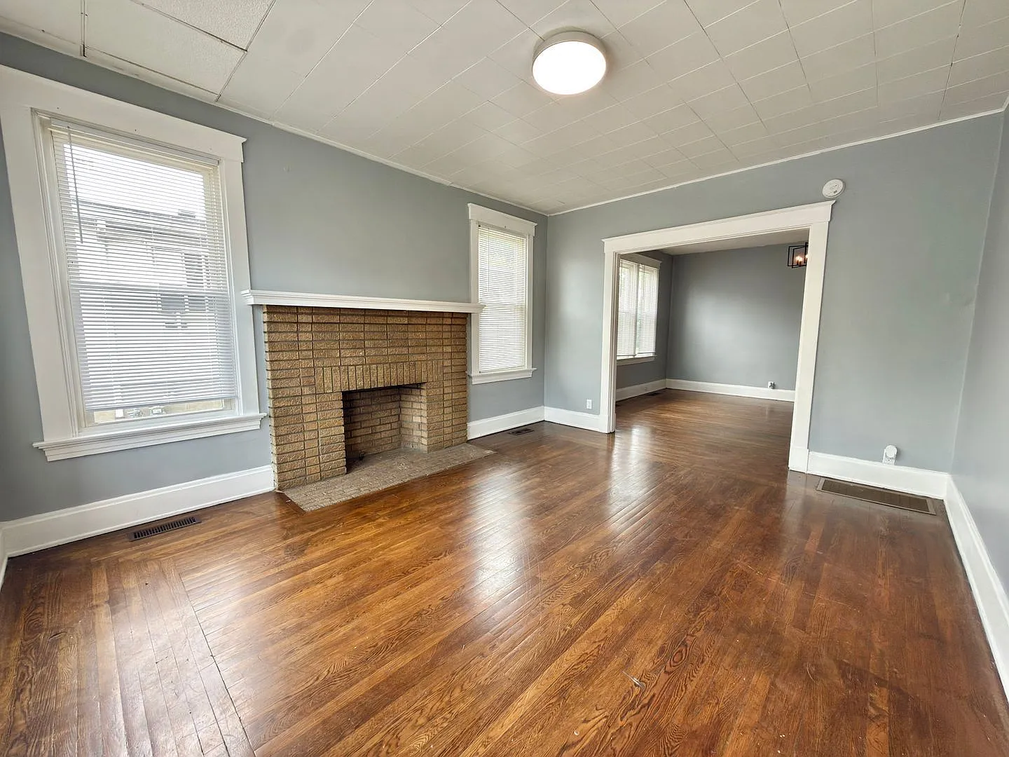 2 bed, 1.0 bath, $1,195 — Photo 2