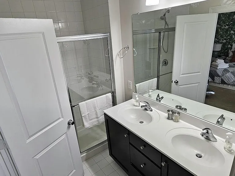 18834 Bethpage Dr — Photo 20