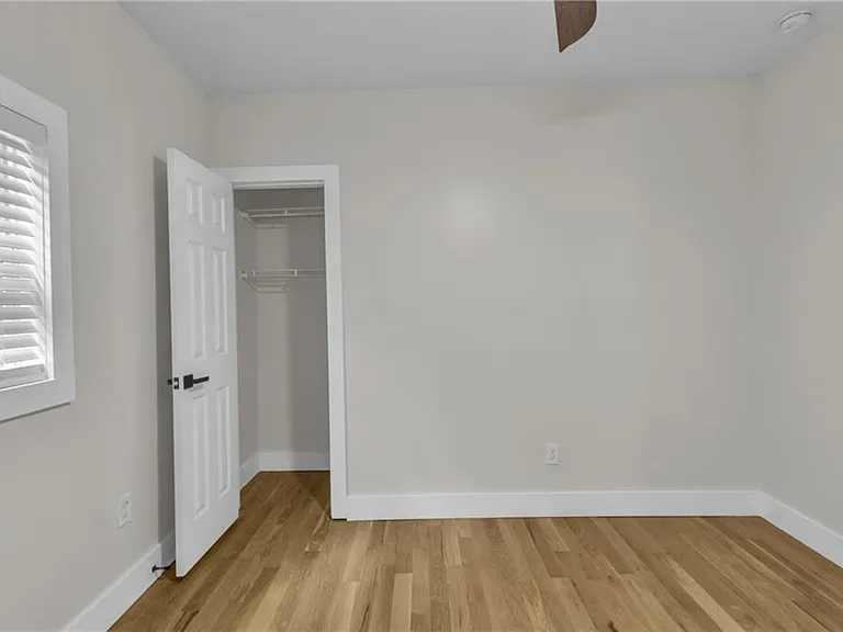 575 Martin St SE — Photo 9