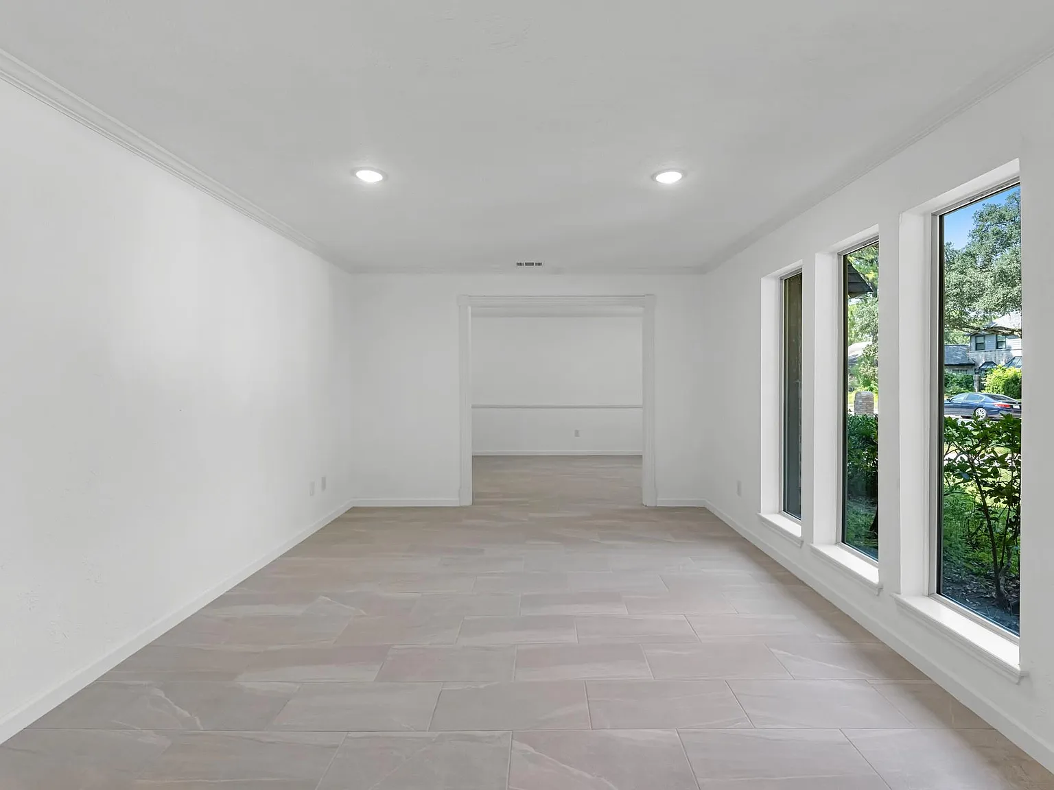 4 bed, 2.5 bath, 2689 sqft, $3,100 — Photo 4