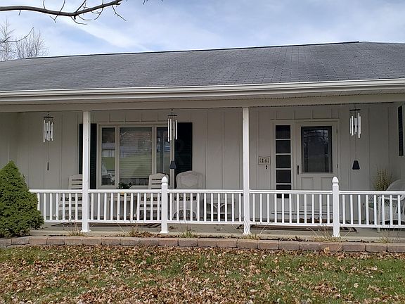 3rd image of 16 Scott Cir