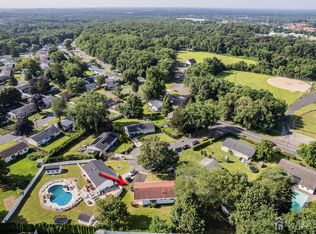 6 Bates Ct, Parlin, NJ 08859