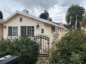 23434 Sylvan St, Woodland Hills, CA