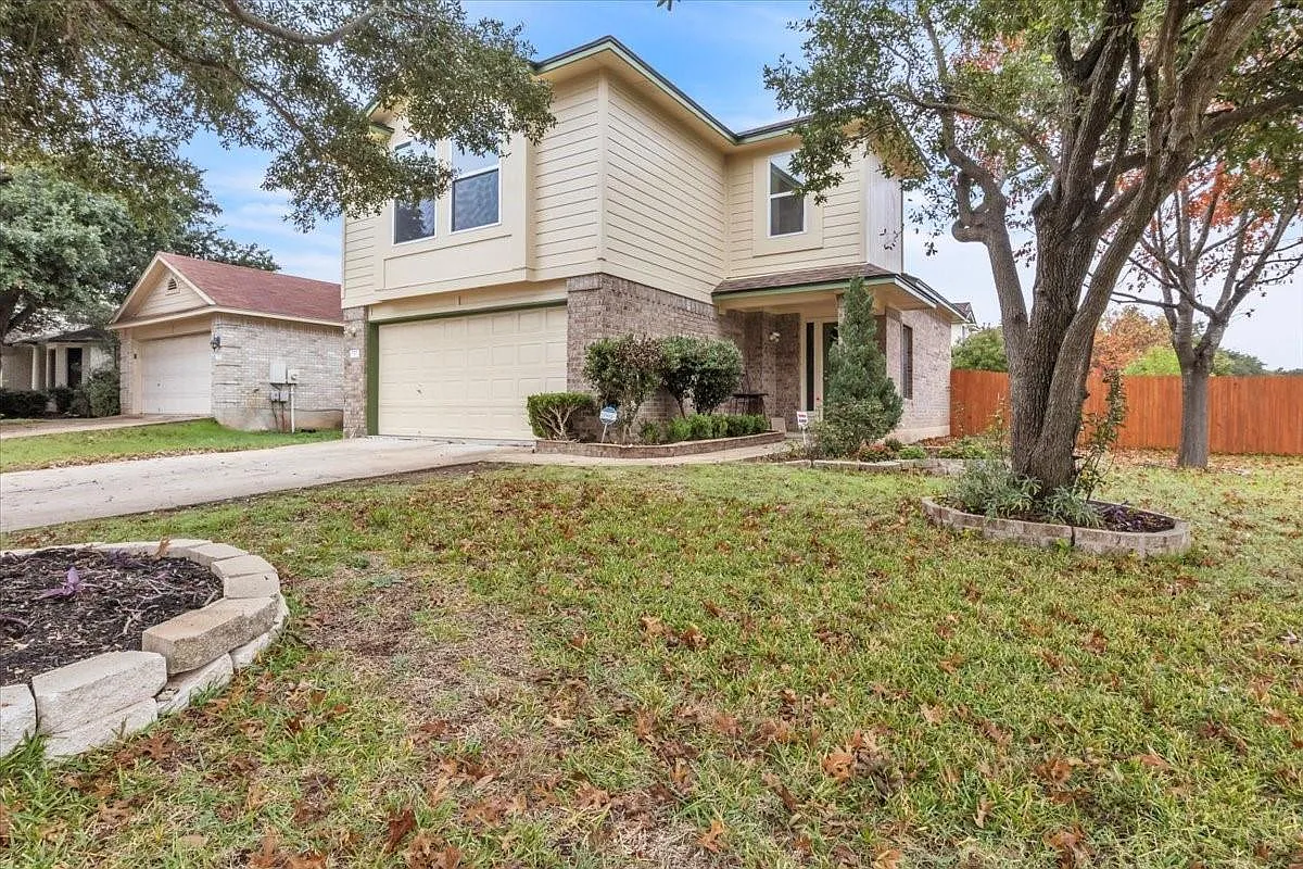 3 bed, 2.5 bath, 1380 sqft, $2,100 — Photo 1
