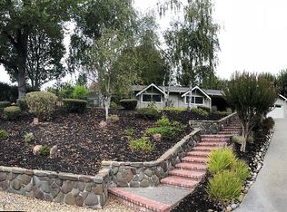 9 Chelton Ct, Orinda, CA 94563